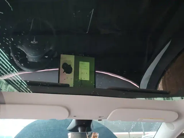 Tesla Model Y — Фото автомобиля 17