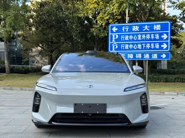 Nio ET5 — Фото автомобиля 2