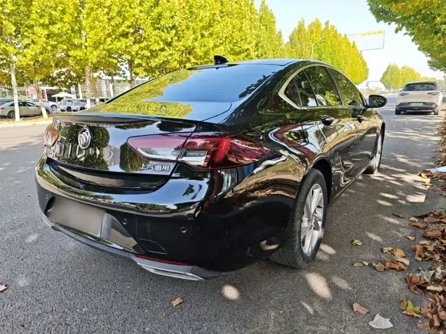 Buick Regal — Фото автомобиля 6