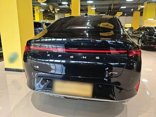 Xpeng P5 — Фото автомобиля 5