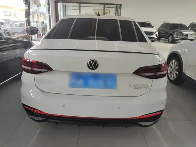 Volkswagen Lavida — Фото автомобиля 5