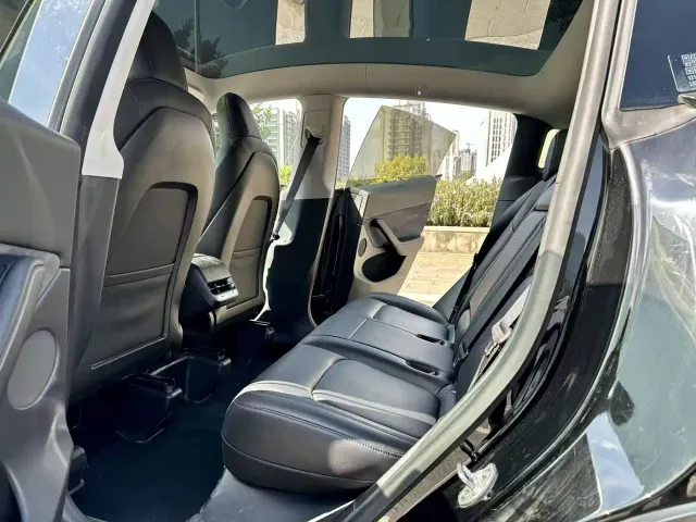 Tesla Model Y — Фото автомобиля 7