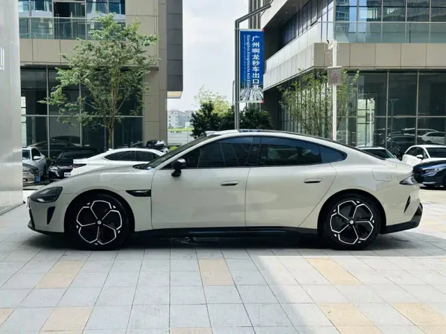 Xiaomi SU7 — Фото автомобиля 4