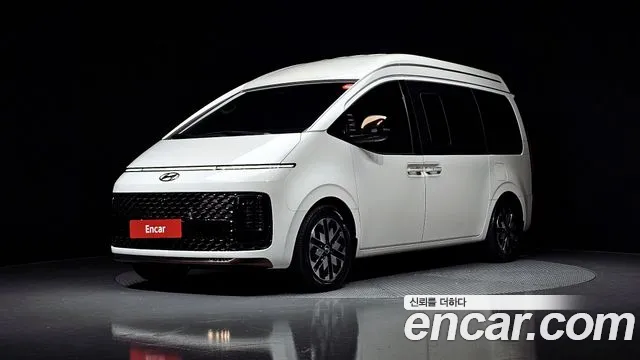 Фотография автомобиля — Hyundai Staria 4WD Lounge 9 мест