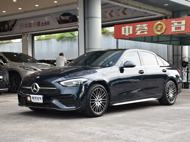 Фотография автомобиля — Mercedes-Benz C-Class