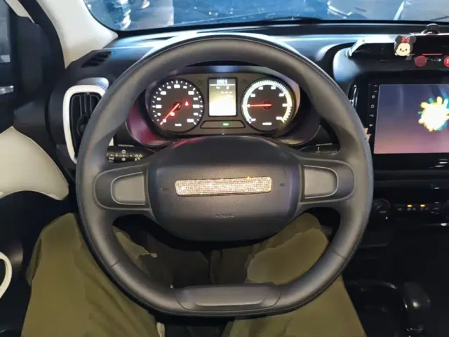 Roewe Clever — Фото автомобиля 10