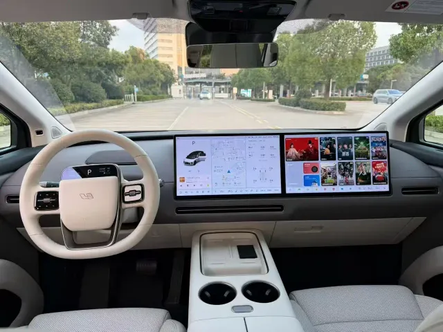 Li Auto i8 — Фото автомобиля 3