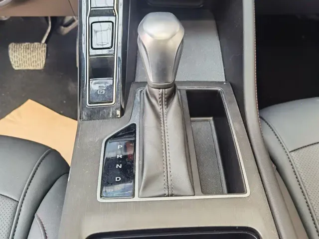 Roewe i5 — Фото автомобиля 14