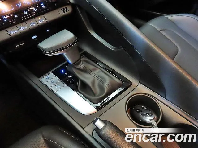 Hyundai Avante CN7 — Фото автомобиля 9