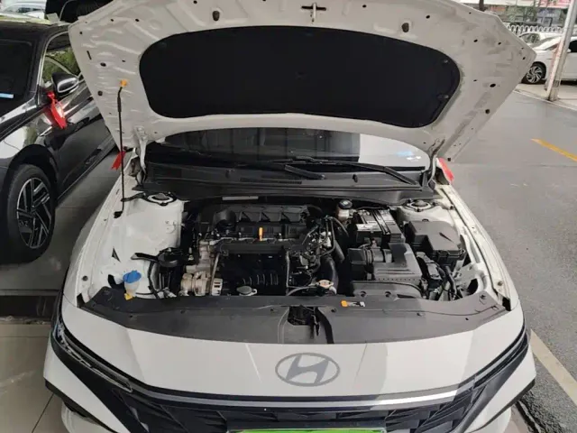 Hyundai Elantra — Фото автомобиля 19