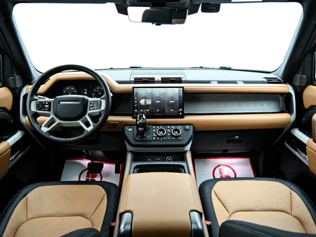 Land Rover Defender — Фото автомобиля 14