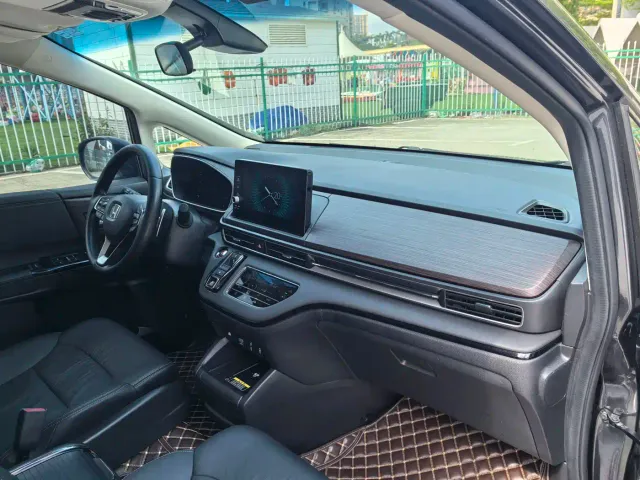Honda Odyssey — Фото автомобиля 13