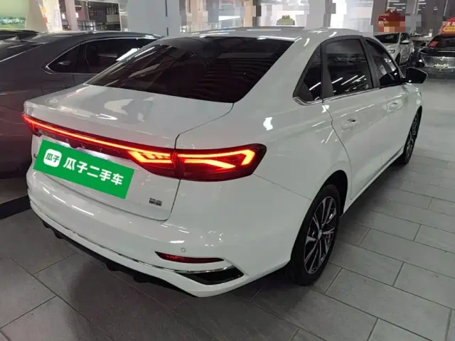Geely Emgrand — Фото автомобиля 6