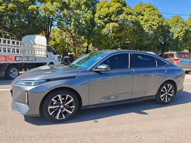 Changan Lamore — Фото автомобиля 17