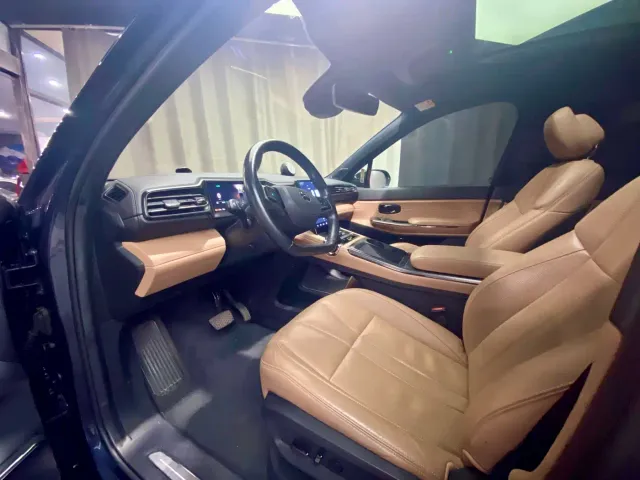 Nio ES8 — Фото автомобиля 9