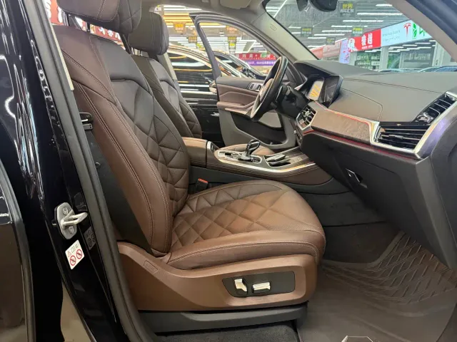 BMW X5 — Фото автомобиля 12