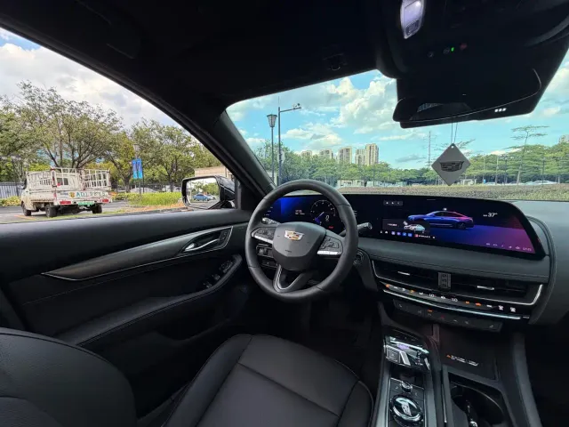 Cadillac CT5 — Фото автомобиля 14