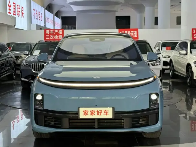 Li Auto L7 — Фото автомобиля 3