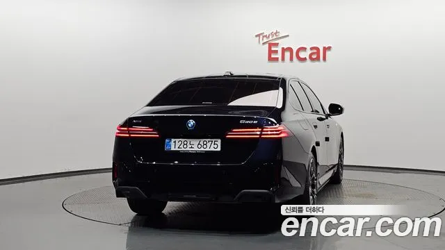 BMW 5-Series 5 серия (G60) — Фото автомобиля 3