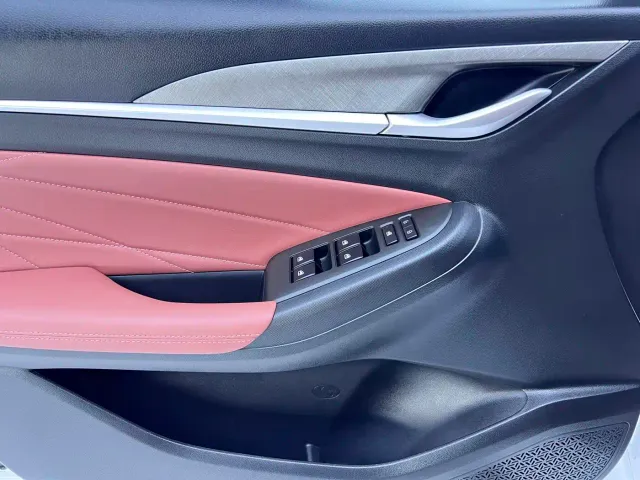 Changan Eado — Фото автомобиля 8