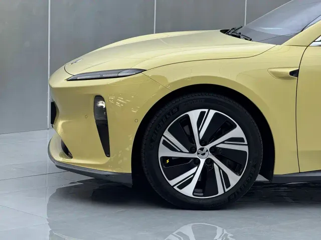Nio ET5 — Фото автомобиля 6
