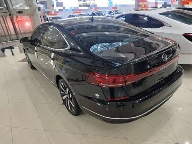 Volkswagen Passat — Фото автомобиля 4