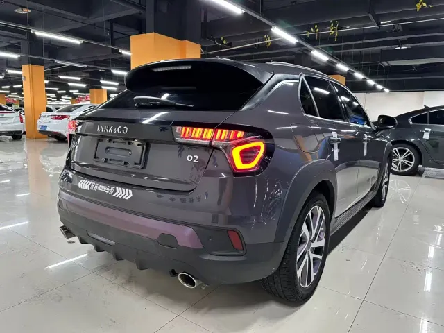 Lynk & Co 02 — Фото автомобиля 11