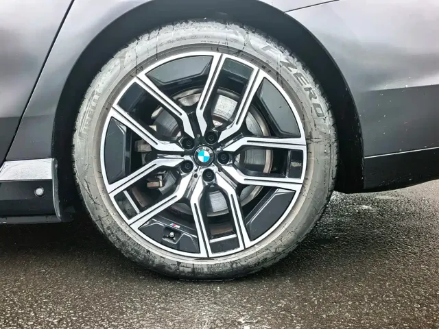 BMW BMW i7 2023 eDrive50L Leading M Sport Package — Фото автомобиля 5