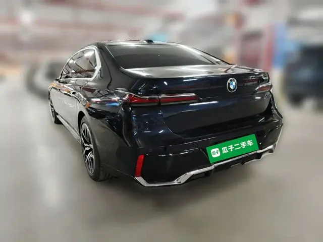 BMW 7 Series — Фото автомобиля 6