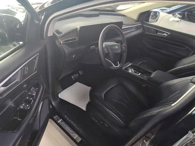 Ford Edge — Фото автомобиля 15
