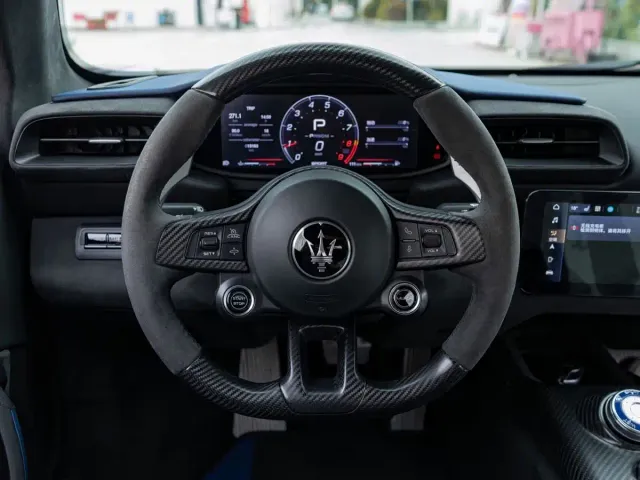 Maserati MC20 — Фото автомобиля 9