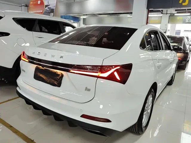 Roewe i5 — Фото автомобиля 6