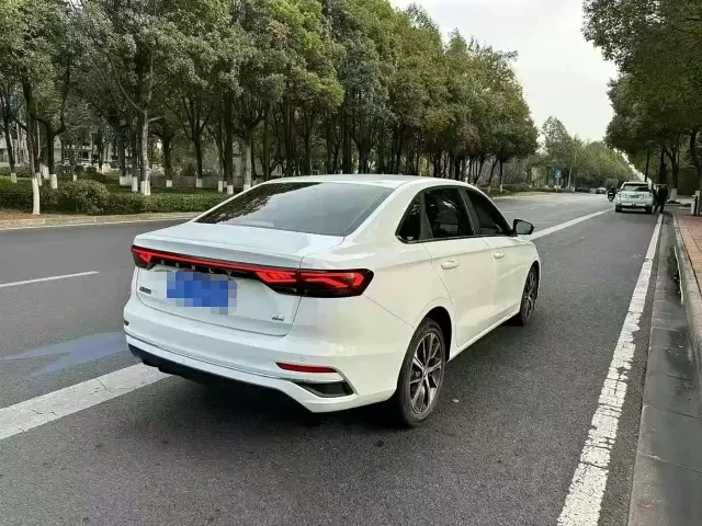 Geely Emgrand — Фото автомобиля 6