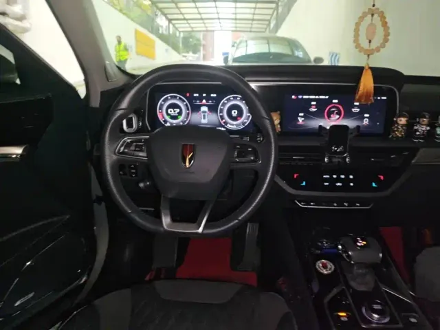Hongqi HS5 — Фото автомобиля 6