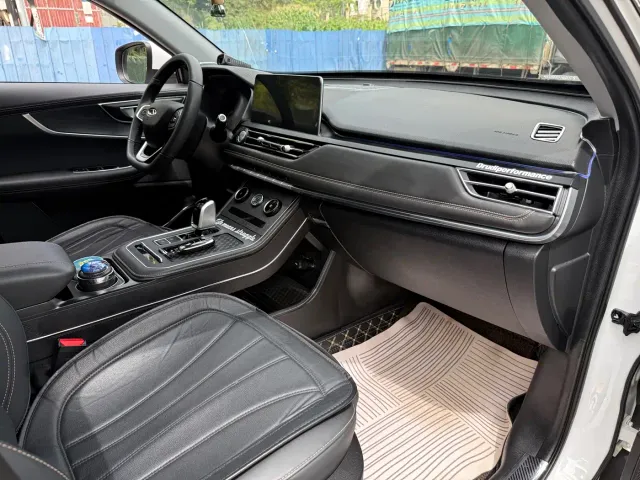 Chery Tiggo 8 — Фото автомобиля 17