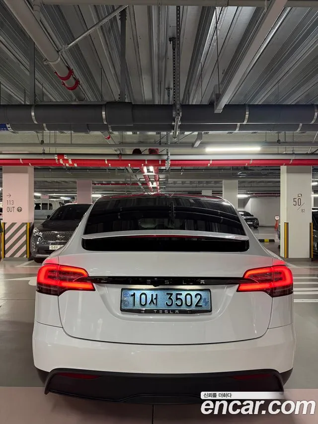 Tesla Model X — Фото автомобиля 2