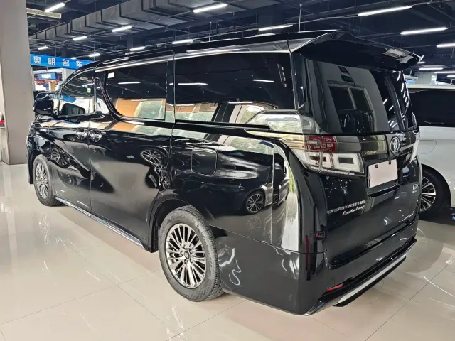 Toyota Vellfire — Фото автомобиля 4