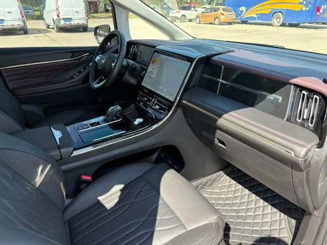 GAC Trumpchi M8 — Фото автомобиля 17