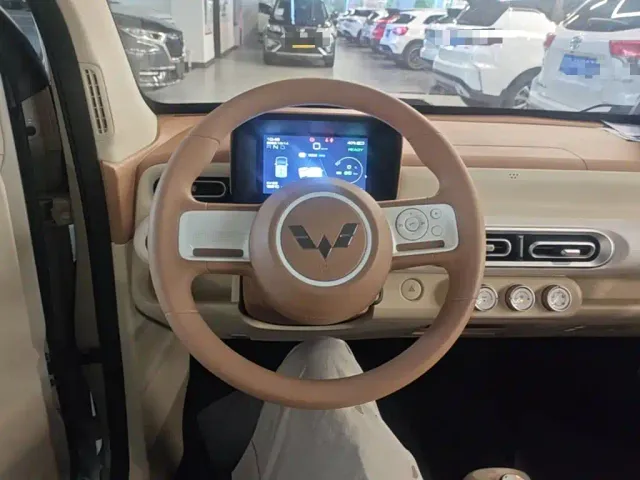Wuling Hongguang Mini EV — Фото автомобиля 10