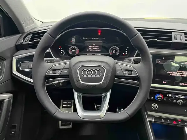 Audi Audi Q3 2023 35 TFSI Fashion Dynamic (1.4T) — Фото автомобиля 8