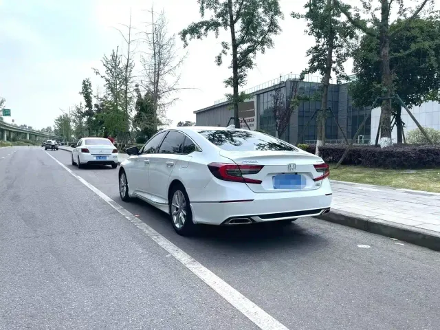 Honda Accord 2022 260TURBO Luxury Edition — Фото автомобиля 8