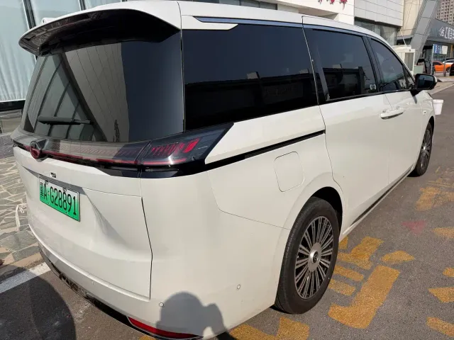 GAC Trumpchi E8 — Фото автомобиля 5