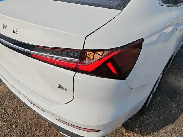 Roewe i5 — Фото автомобиля 7