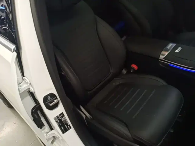 Mercedes-Benz C-Class — Фото автомобиля 24