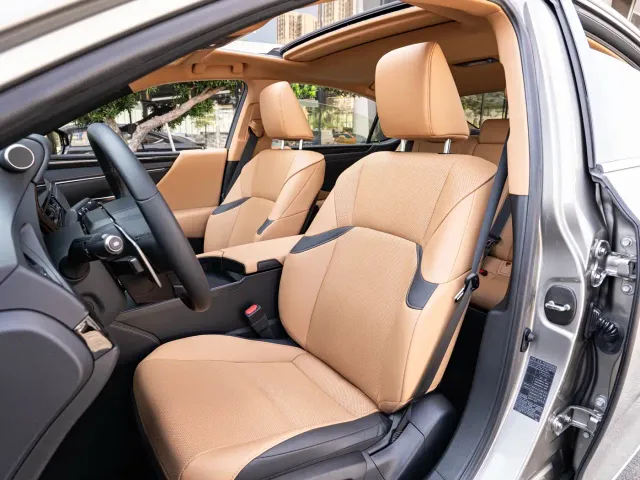 Lexus ES — Фото автомобиля 11