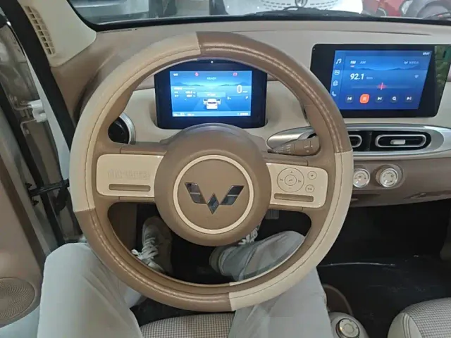 Wuling Hongguang Mini EV — Фото автомобиля 10