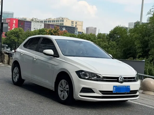 Volkswagen Polo — Фото автомобиля 3