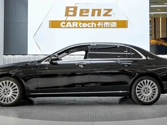 Mercedes-Benz E-Class — Фото автомобиля 3