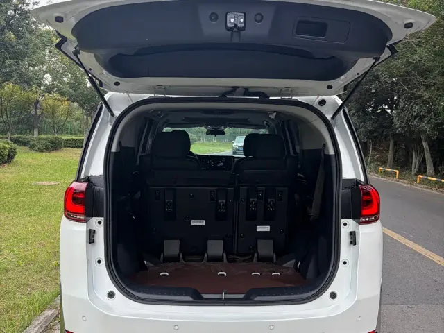 GAC Trumpchi M8 — Фото автомобиля 13