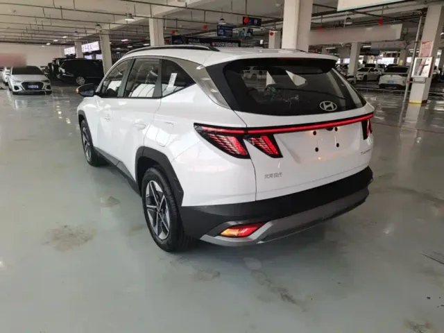 Hyundai Tucson — Фото автомобиля 4